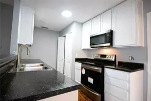 115 W Timberview Ln, Arlington, TX 76014 - Photo 5