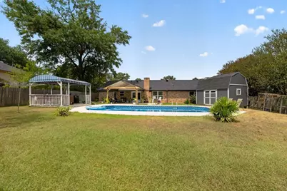 1002 Forest Hills Street, Gladewater, TX 75647 - Photo 9