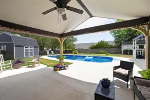 1002 Forest Hills St, Gladewater, TX 75647 - Photo 7