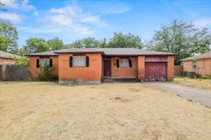 820 Colgate Dr, Lancaster, TX 75134 - Photo 1