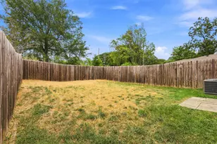 2805 W Washington St, Denison, TX 75020 - Photo 17