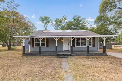 416 S Harrison Street, Pilot Point, TX 76258 - Photo 1