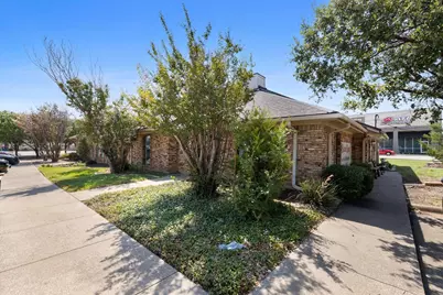 1055 W Pioneer Parkway, Grand Prairie, TX 75051 - Photo 11