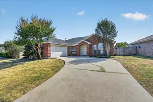 352 Mesquite Hill Dr, Arlington, TX 76002 - Photo 1