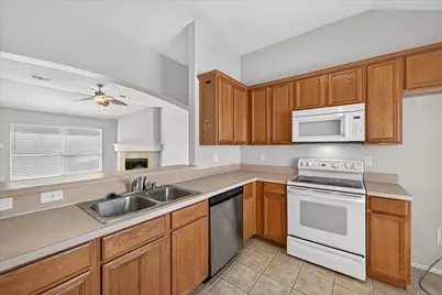 352 Mesquite Hill Drive, Arlington, TX 76002 - Photo 7