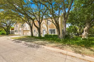 1900 Sutter St, Fort Worth, TX 76107 - Photo 3