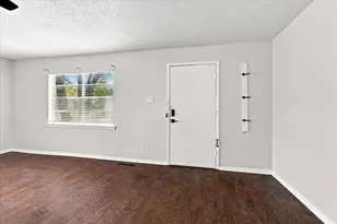 1900 Sutter St, Fort Worth, TX 76107 - Photo 5