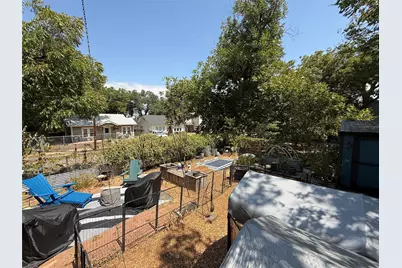 2223 N 6th Street, Waco, TX 76708 - Photo 25