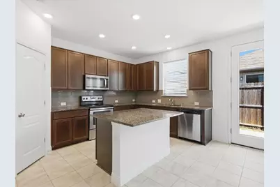 10236 Fox Springs Drive, Fort Worth, TX 76131 - Photo 11