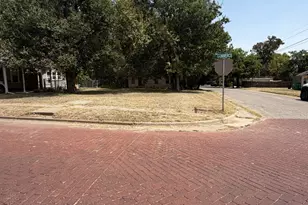 802 N Commerce Street N, Gainesville, TX 76240 - Photo 1