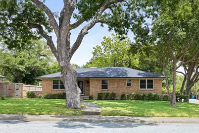 600 N Young Boulevard, DeSoto, TX 75115 - Photo 1