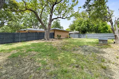 600 N Young Boulevard, DeSoto, TX 75115 - Photo 29