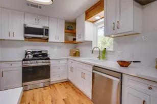 2828 Larkspur Ln, Dallas, TX 75233 - Photo 15