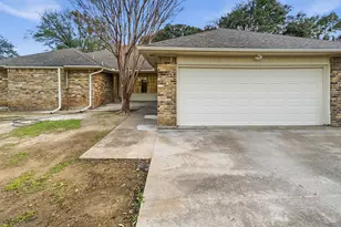 2409 Castle St, Irving, TX 75038 - Photo 25