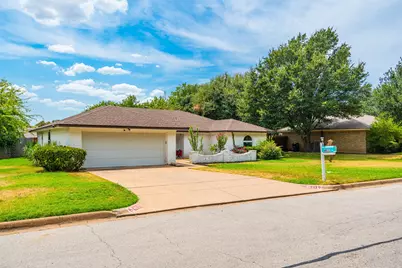 4633 Saldana Drive, Fort Worth, TX 76133 - Photo 3