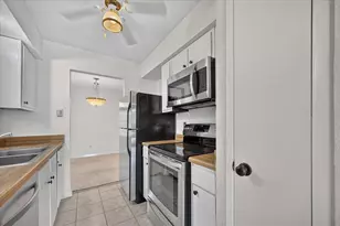 8071 Meadow Rd, Dallas, TX 75231 - Photo 11