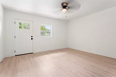 4224 Alamo Avenue, Fort Worth, TX 76107 - Photo 7