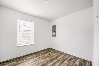 1216 E Powell Avenue, Fort Worth, TX 76104 - Photo 11