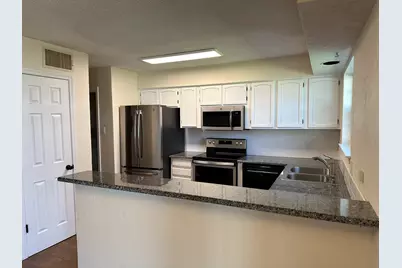 204 E Rucker Street, Granbury, TX 76048 - Photo 11