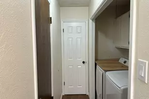 204 E Rucker St, Granbury, TX 76048 - Photo 25