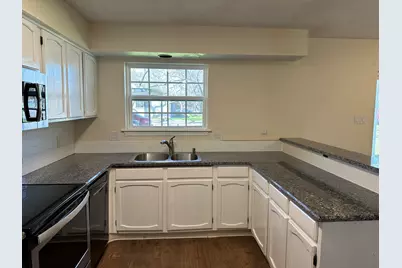 204 E Rucker Street, Granbury, TX 76048 - Photo 13