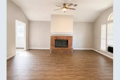 3002 Mesa Ridge Trail, Grand Prairie, TX 75052 - Photo 3