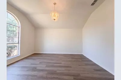 2915 Olympia Drive, Grand Prairie, TX 75052 - Photo 9