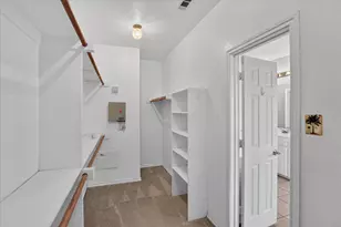 8646 Granville Dr, Dallas, TX 75249 - Photo 23