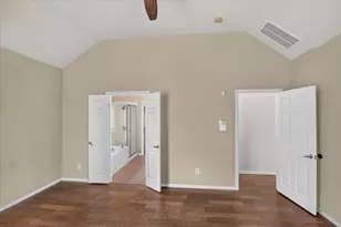 8646 Granville Dr, Dallas, TX 75249 - Photo 19