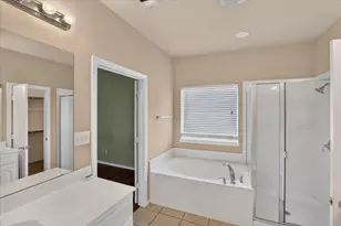 8646 Granville Dr, Dallas, TX 75249 - Photo 21