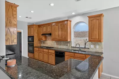 8646 Granville Drive, Dallas, TX 75249 - Photo 9
