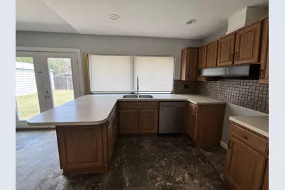 930 Briar Way, Garland, TX 75043 - Photo 3