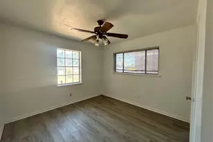 220 Texas St, Cedar Hill, TX 75104 - Photo 9