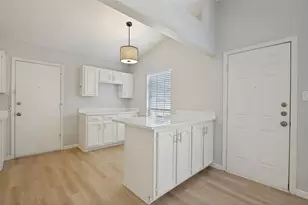 2602 Knoll Trail, Euless, TX 76039 - Photo 13