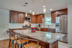 2824 W Kiest Blvd, Dallas, TX 75233 - Photo 9