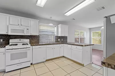 813 Jockey Club Lane, Fort Worth, TX 76179 - Photo 3