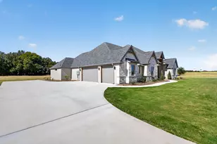 129 Heritage Springs Dr, Weatherford, TX 76087 - Photo 5