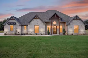 129 Heritage Springs Dr, Weatherford, TX 76087 - Photo 1