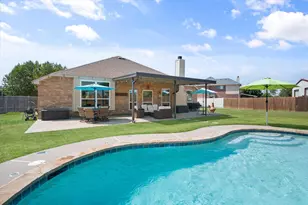 8821 Mallory Ct, Waxahachie, TX 76065 - Photo 15