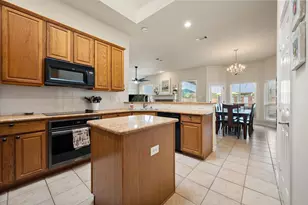 8821 Mallory Ct, Waxahachie, TX 76065 - Photo 9