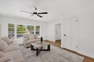 516 Clover Ln, Garland, TX 75043 - Photo 5