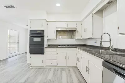 8522 Del Monte Drive, Dallas, TX 75217 - Photo 5