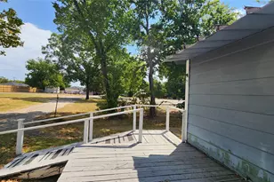 197 Gladys St, Lone Oak, TX 75453 - Photo 7