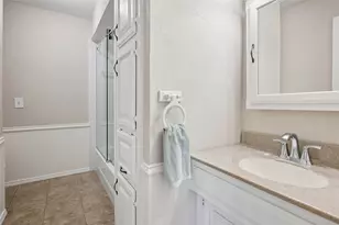 1105 Wood Creek Cir, Flower Mound, TX 75028 - Photo 15