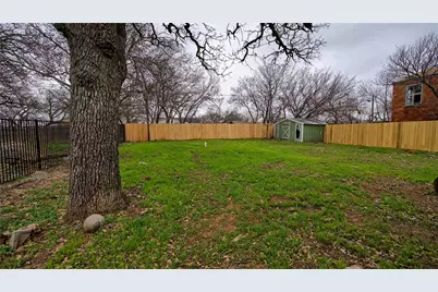 307 Fannin Street, Nocona, TX 76255 - Photo 3