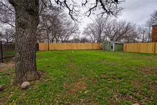 307 Fannin St, Nocona, TX 76255 - Photo 3
