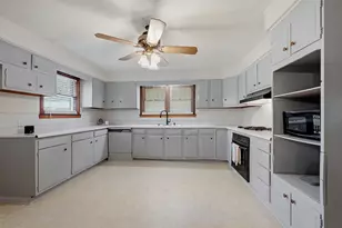 408 E Park Ave, Sherman, TX 75090 - Photo 17