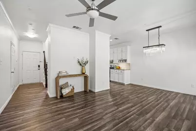 2113 Parkview, Carrollton, TX 75006 - Photo 5