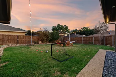 1922 Camden Way, Carrollton, TX 75007 - Photo 37