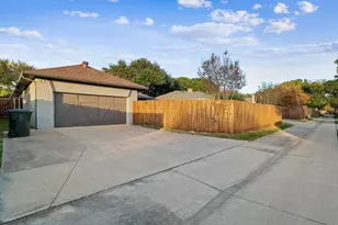 1922 Camden Way, Carrollton, TX 75007 - Photo 39
